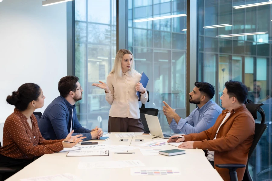 How to Present Ideas Confidently in Meetings When English Is Your Second Language